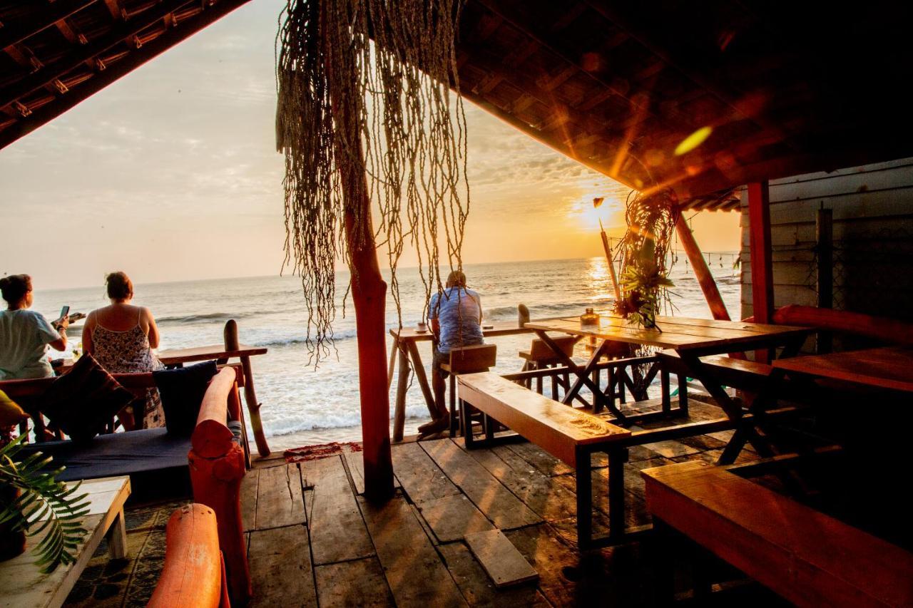 Brother'S Beach Home Boossa ภายนอก รูปภาพ