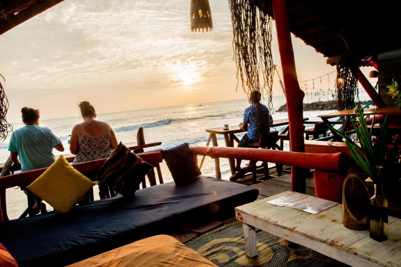 Brother'S Beach Home Boossa ภายนอก รูปภาพ