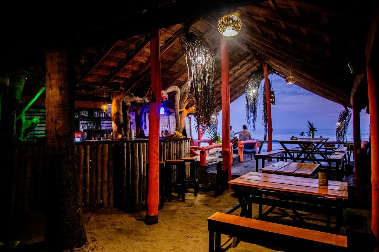 Brother'S Beach Home Boossa ภายนอก รูปภาพ