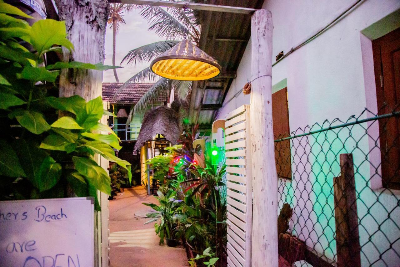 Brother'S Beach Home Boossa ภายนอก รูปภาพ