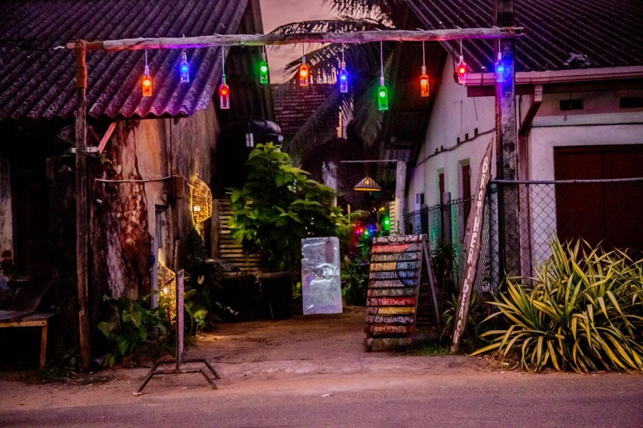 Brother'S Beach Home Boossa ภายนอก รูปภาพ