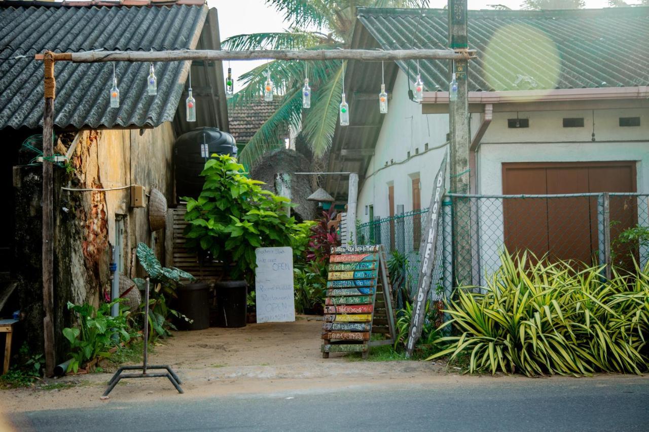 Brother'S Beach Home Boossa ภายนอก รูปภาพ