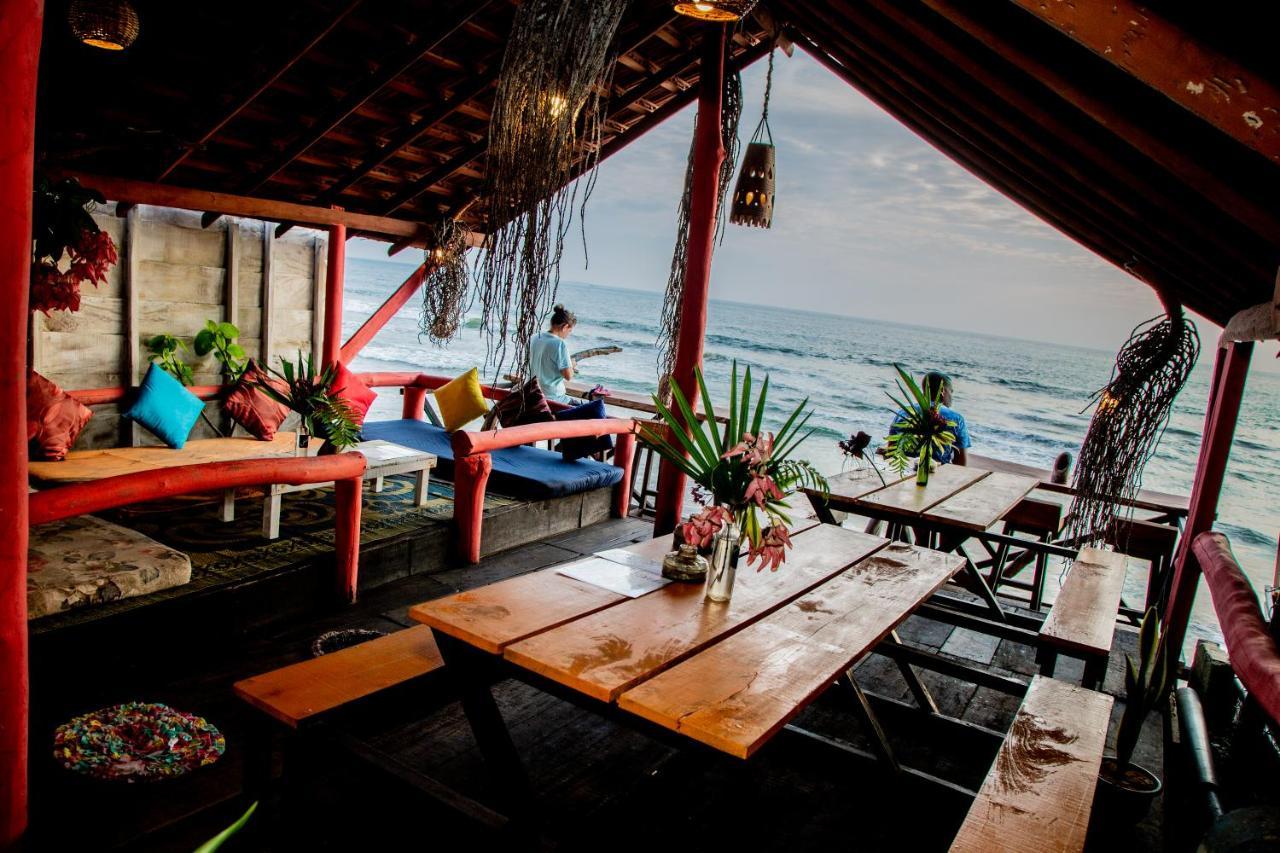 Brother'S Beach Home Boossa ภายนอก รูปภาพ