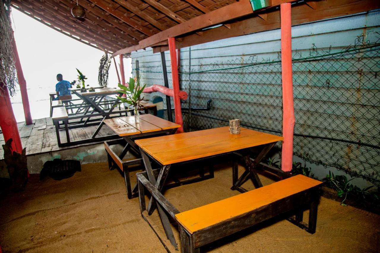 Brother'S Beach Home Boossa ภายนอก รูปภาพ