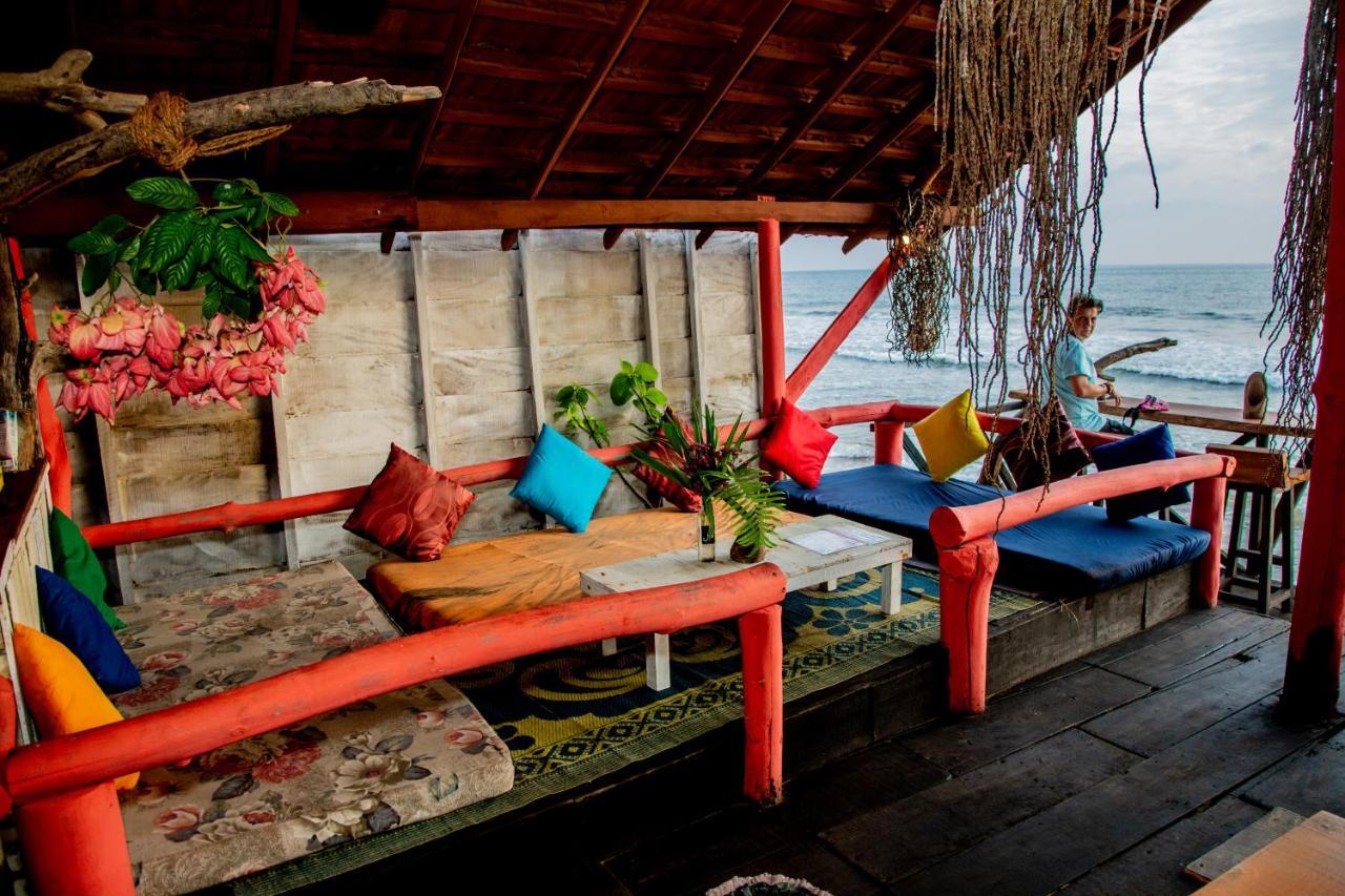 Brother'S Beach Home Boossa ภายนอก รูปภาพ