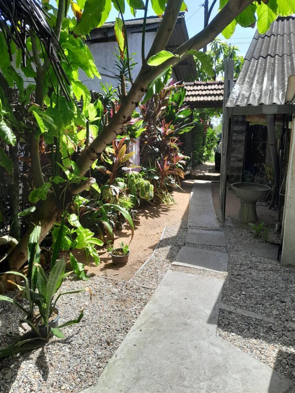 Brother'S Beach Home Boossa ภายนอก รูปภาพ