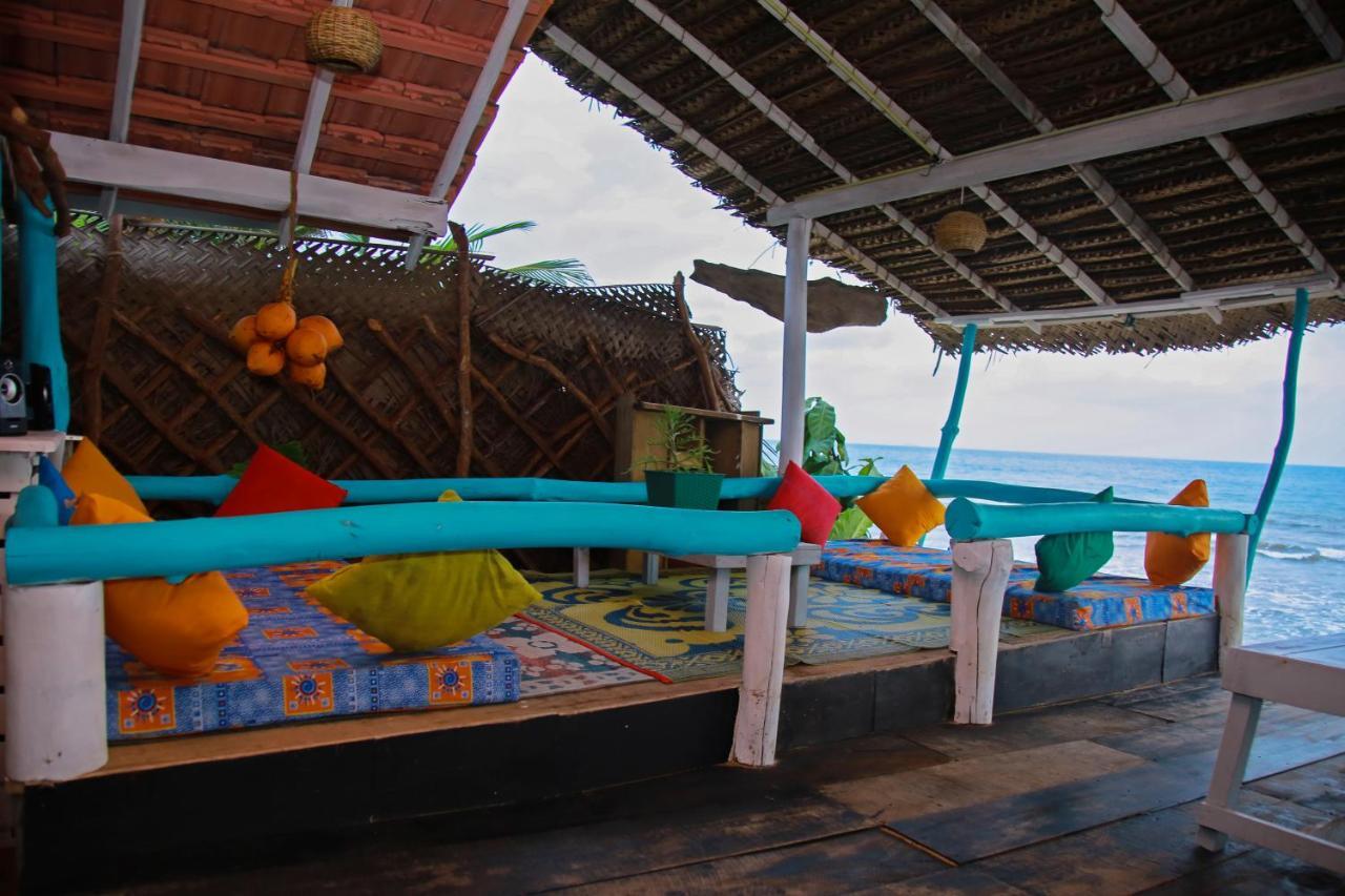 Brother'S Beach Home Boossa ภายนอก รูปภาพ