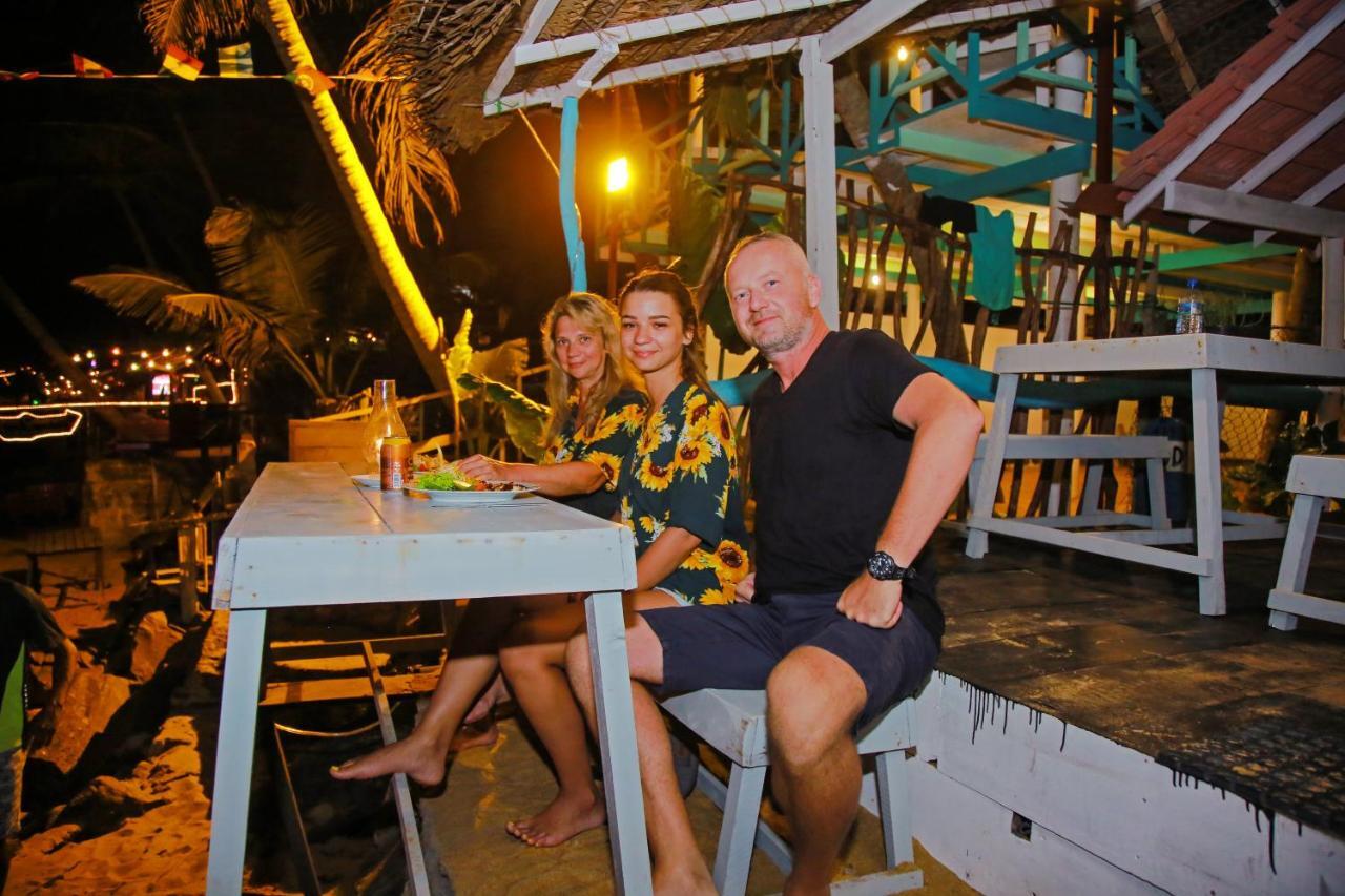 Brother'S Beach Home Boossa ภายนอก รูปภาพ